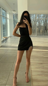 Vestido corto clásico negro sin tirantes para fiesta de bienvenida Y1015